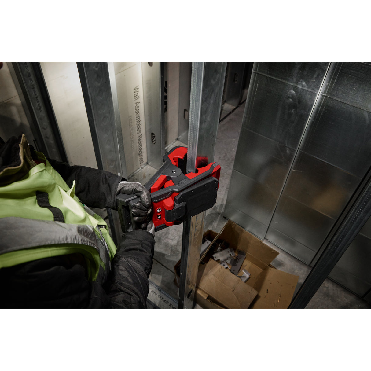 Milwaukee 2358-20 M18™ ROVER™ Clamping Flood Light