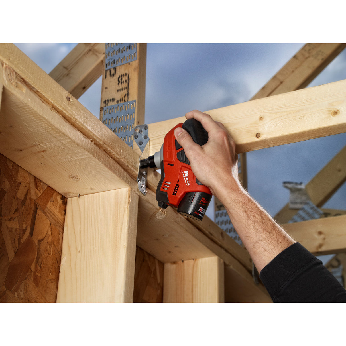 Milwaukee 2458-21 M12™ Cordless Lithium-Ion Palm Nailer Kit