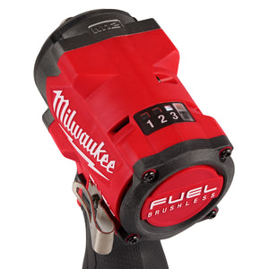 Milwaukee 2562-22 M12 FUEL™ Stubby 3/8" Impact Wrench Kit