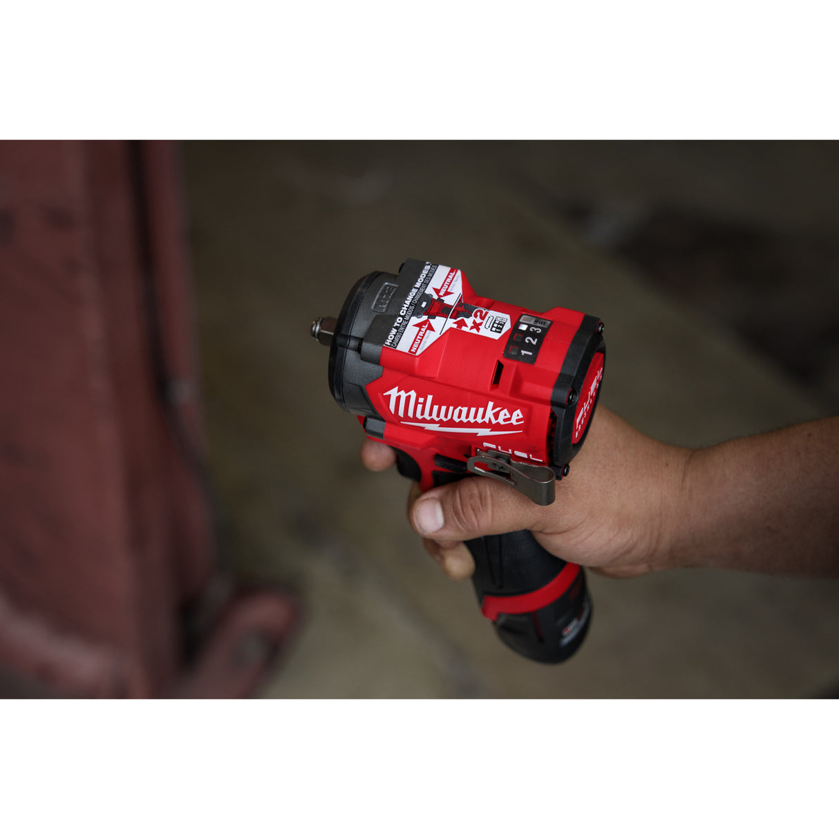 Milwaukee 2562-22 M12 FUEL™ Stubby 3/8" Impact Wrench Kit