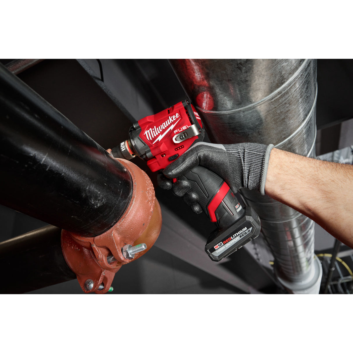 Milwaukee 2563-22 M12 FUEL™ Stubby 1/2" Impact Wrench Kit