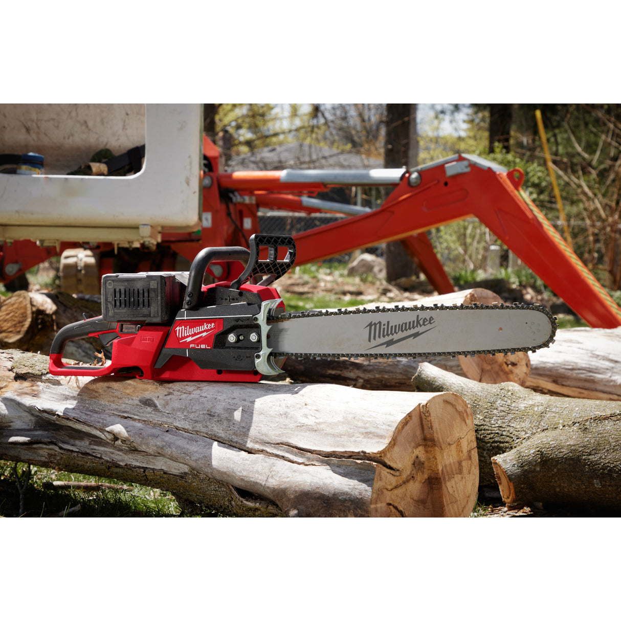 Milwaukee 2827-22 M18 FUEL™ 20" Dual Battery Chainsaw Kit