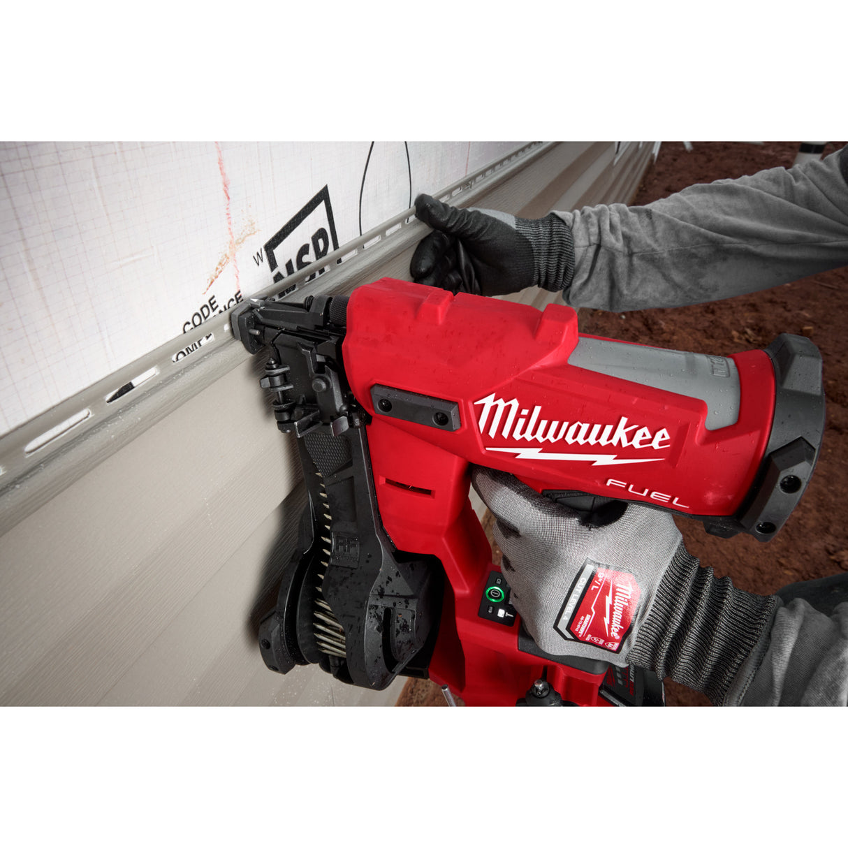 Milwaukee 2909-21 M18 FUEL™ Coil Roofing Nailer Kit