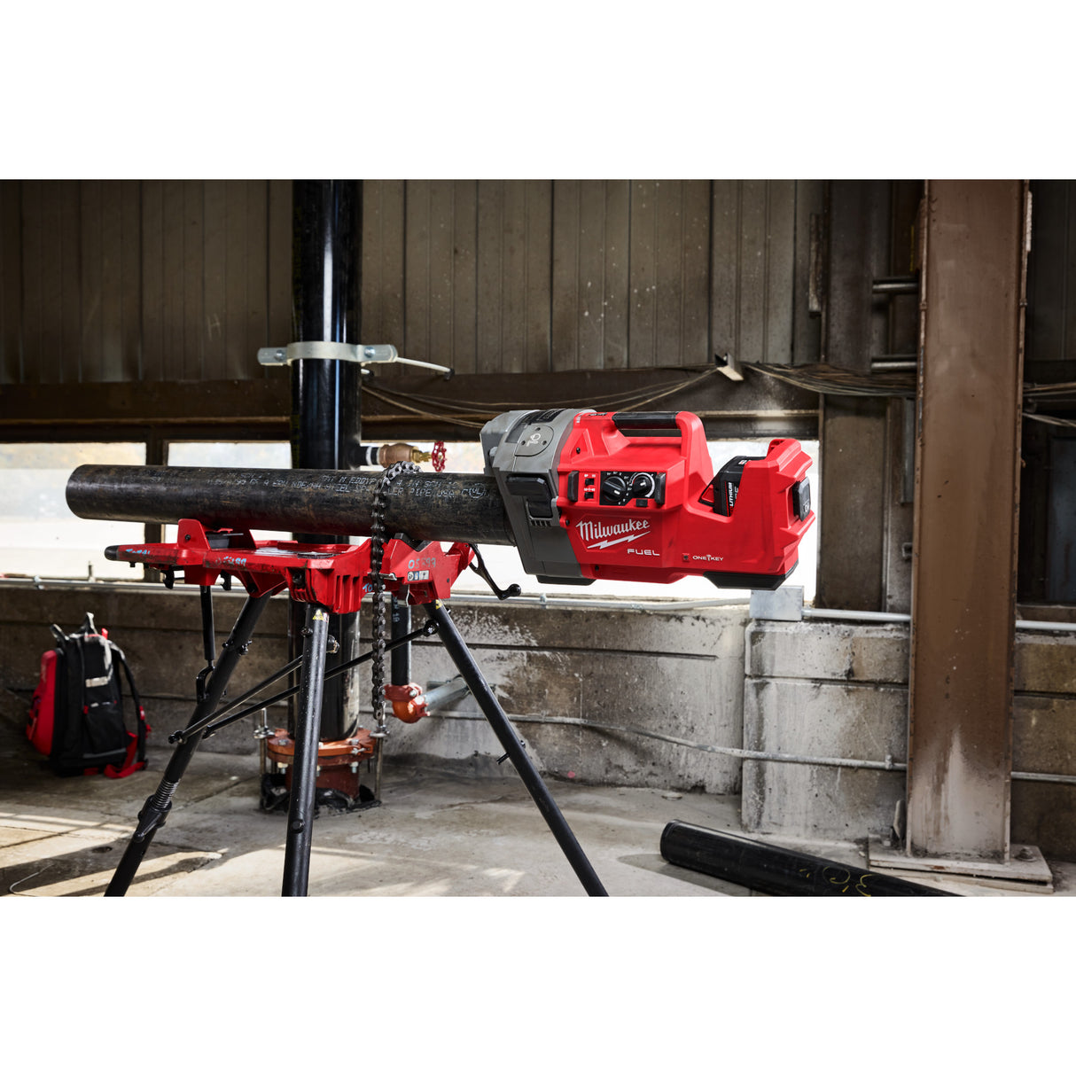 Milwaukee 2927-22 M18 FUEL™ RINGER™ Roll Groover for 1-1/4” - 4” Sch 10/40, 6” Sch 10