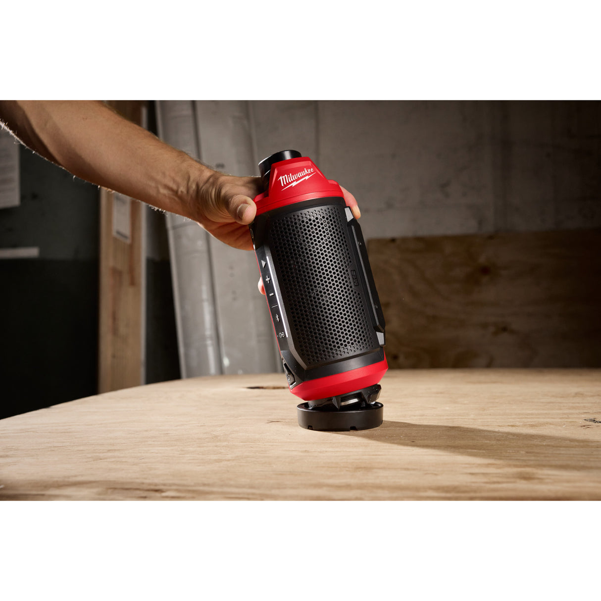 Milwaukee 2955-20 M12™ Bluetooth® Jobsite Speaker w/ PACKOUT™ Compatibility