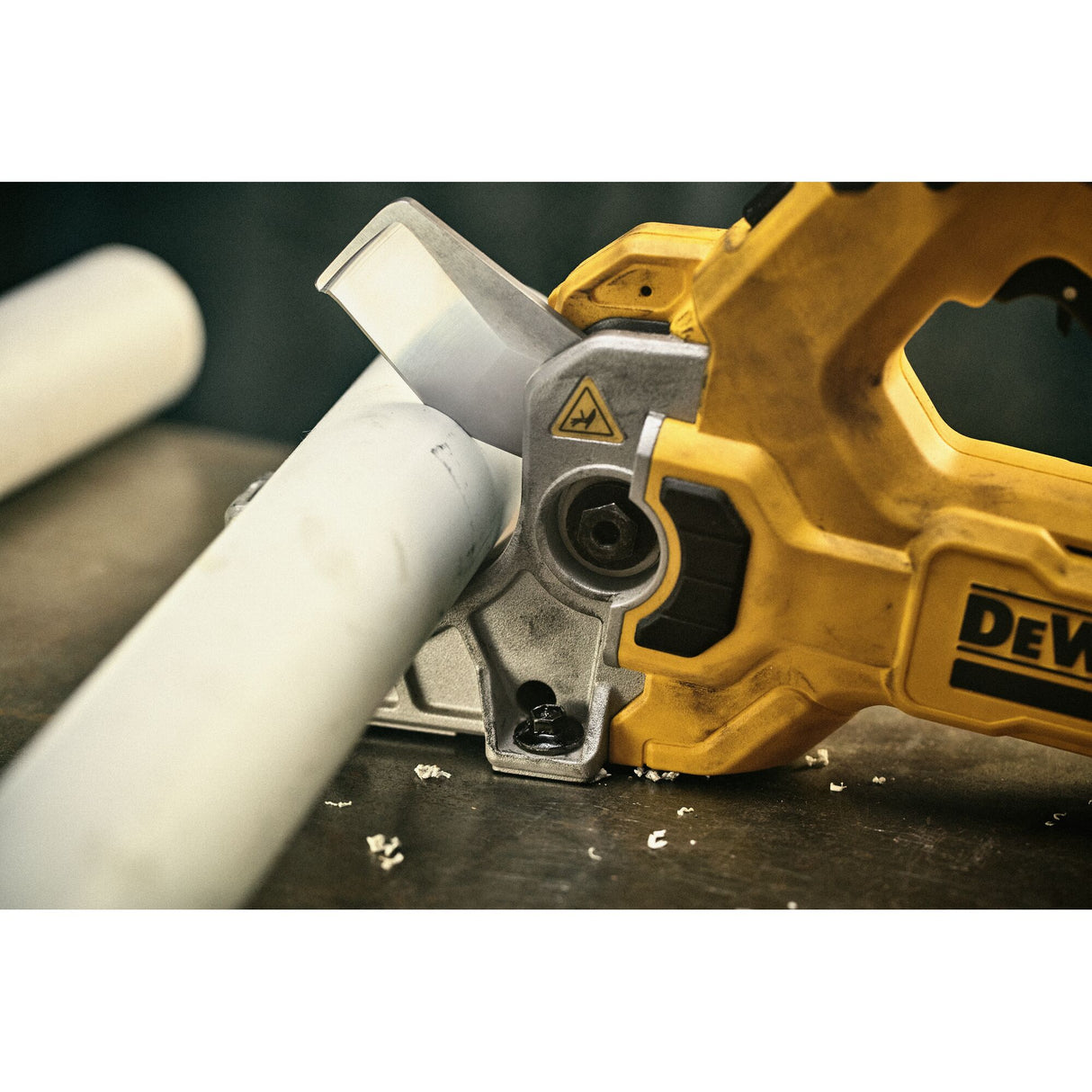 DEWALT DCE180B 20V MAX* Plastic Tubing Cutter