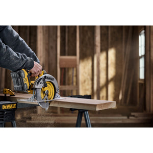 DEWALT DCS590B 20V MAX* XR® Brushless Cordless 7-1/4 in. Circular Saw (Tool Only)