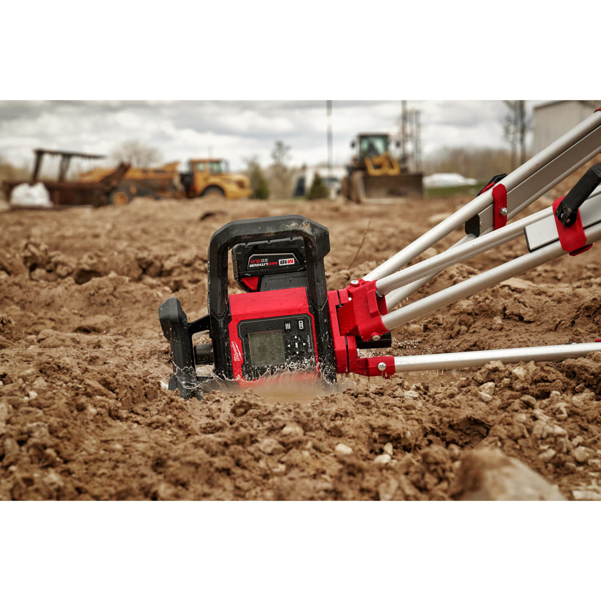 Milwaukee 3704-21T M18™ Red Exterior Dual Slope Rotary Laser Level Kit w/ Receiver, Remote, Grade Rod & Tripod