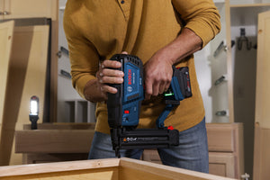 Bosch 18V Brushless 18-Gauge Brad Nailer Kit with (1) 2 Ah Standard Power Battery