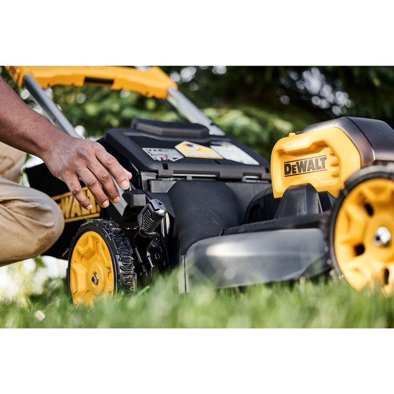 DEWALT DCMWSP650Y2-CA 60V MAX Cordless Brushless RWD, Self Propelled Mower Kit