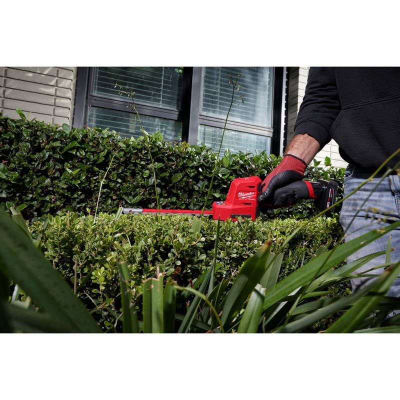 Milwaukee 2533-20 M12 FUEL 8in Hedge Trimmer