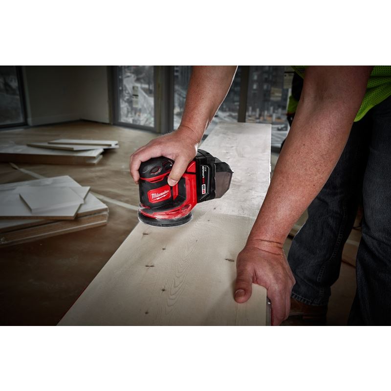 2648-21 M18 18 Volt Lithium-Ion Cordless Random Orbit Sander Kit