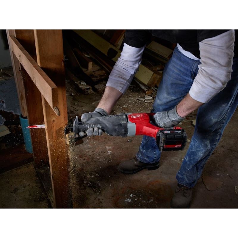 Milwaukee 2621-21P M18 SAWZALL Reciprocating Saw Kit w/5 AMP battery