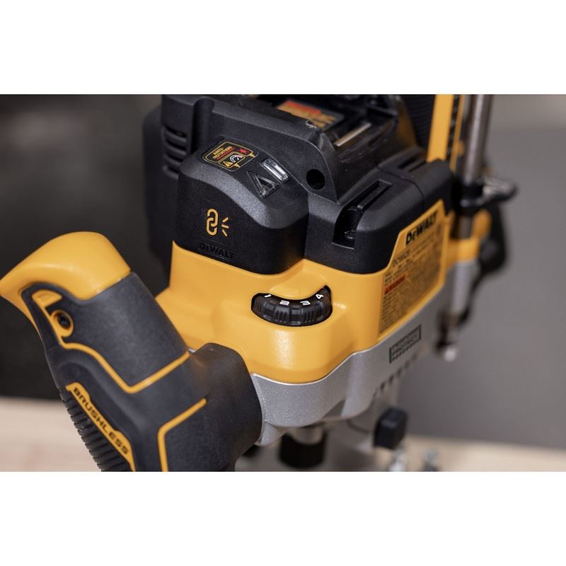 DEWALT DCW620B 20V MAX XR BRUSHLESS CORDLESS 2-1/4 PEAK HP PLUNGE ROUTER (TOOL ONLY)