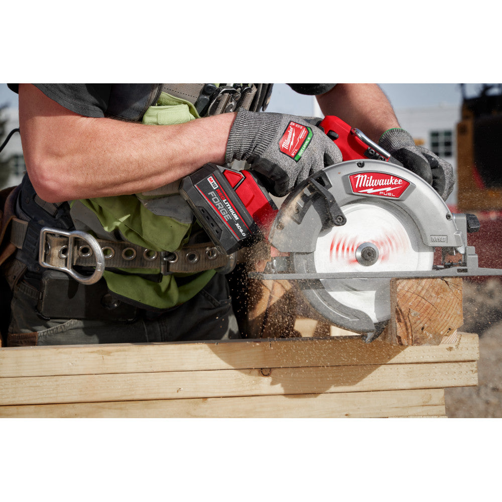 Milwaukee 48-59-1866 M18™ Dual Bay Super Charger Starter Kit with 2 XC 6.0 FORGE™ Batteries