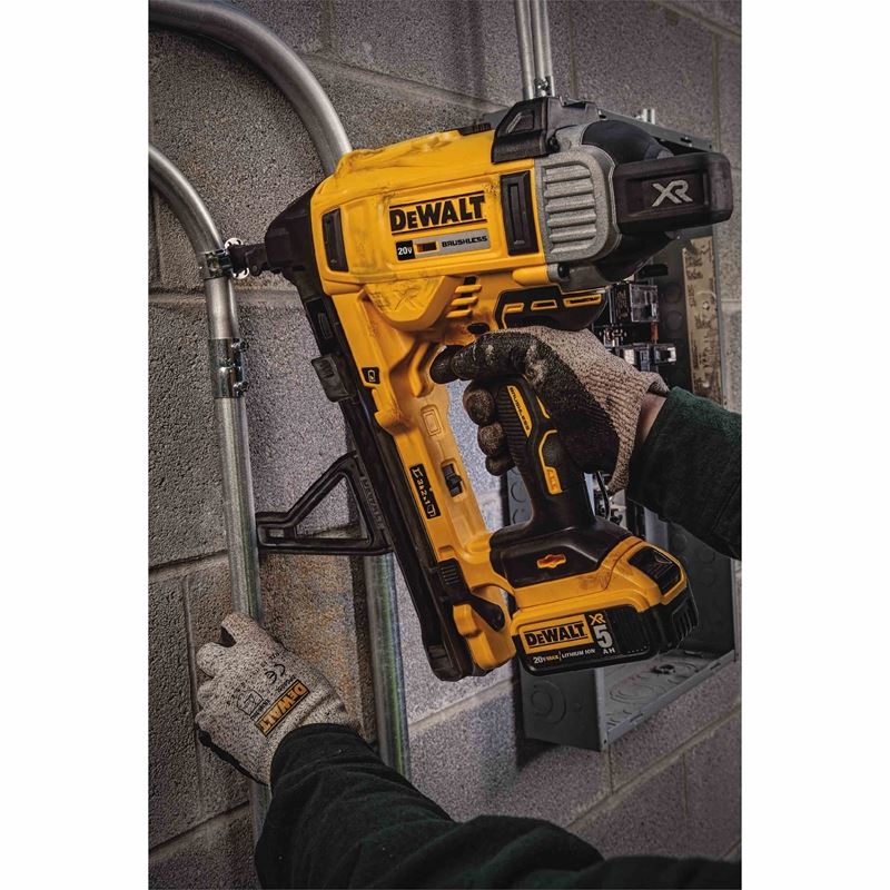 DEWALT DCN891P2 1" Magazine Cordless Concrete Nailer Kit