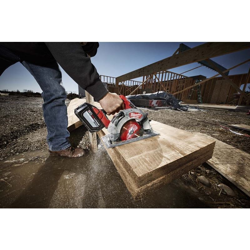 2732-20 M18 FUEL 18 Volt Lithium-Ion Brushless Cordless 7-1/4 in. Circular Saw  - Tool Only