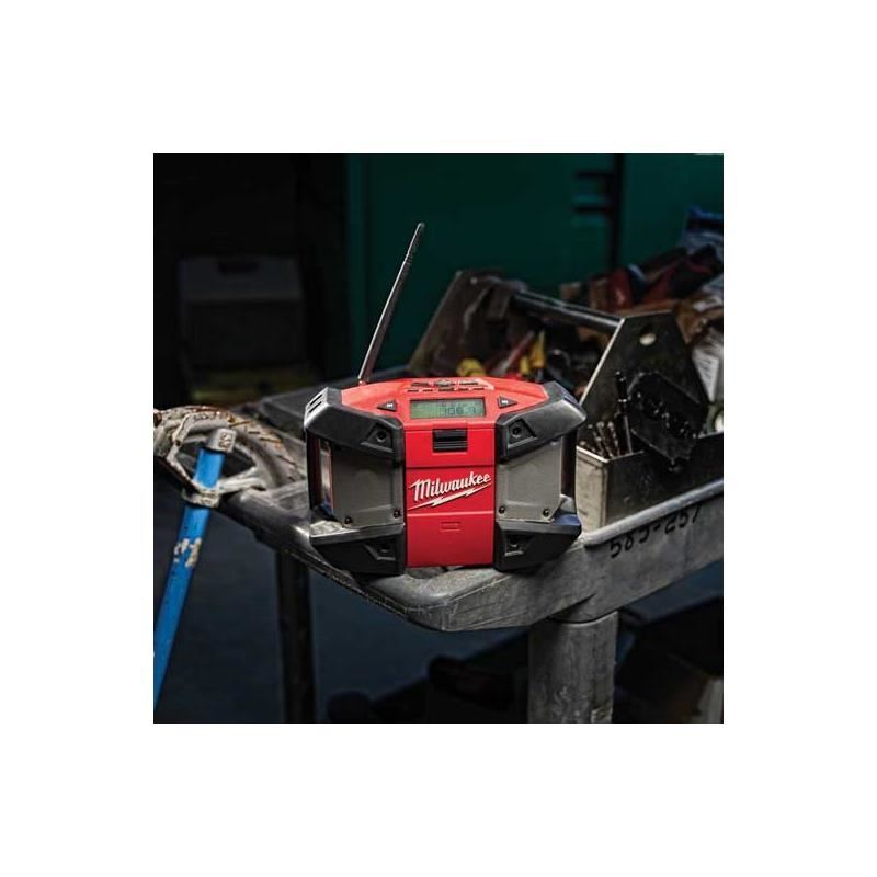 Milwaukee | 2590-20 M12 Cordless Lithium-Ion Radio