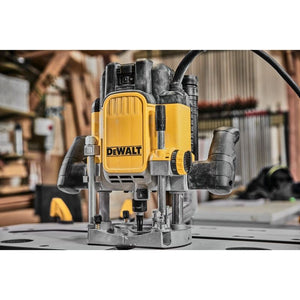 DEWALT DWE625 3 Peak HP Electronic Variable Speed Plunge Router