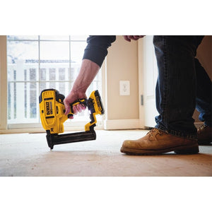 DEWALT DCN681D1 20V MAX* XR Cordless 18 GA Narrow Crown Stapler - Kit