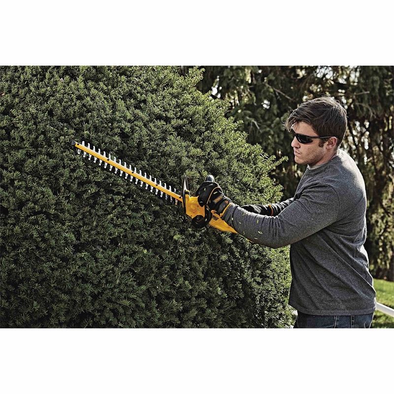 DEWALT DCHT820P1 20V MAX* Lithium Ion Hedge Trimmer (5.0Ah)