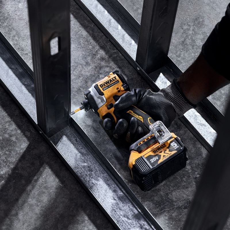 DEWALT DCF850P1 ATOMIC 20V MAX 1/4 IN. BRUSHLESS CORDLESS 3-SPEED IMPACT DRIVER KIT