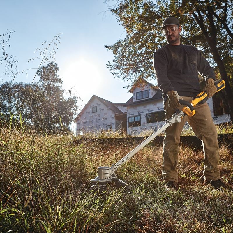 DEWALT DCST922P1 20V MAX* 14 in. Folding String Trimmer