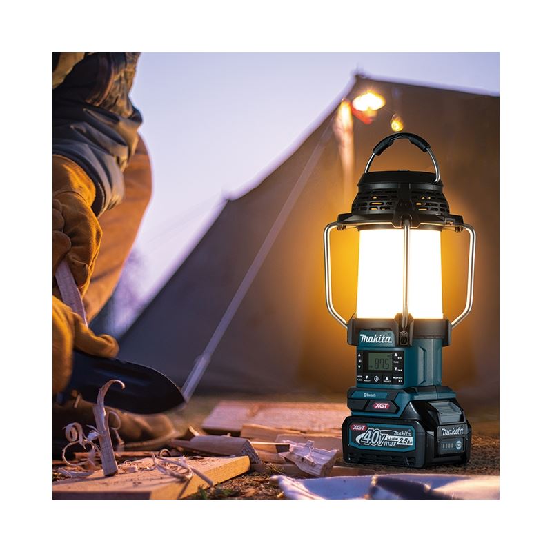 Makita MR010G 40V max XGT Cordless Lantern Radio w/Bluetooth, XPT and Flashlight (Tool Only)