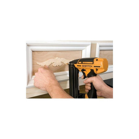 Bostitch | BTFP12233 Smart Point 18-Gauge Brad Nailer Kit