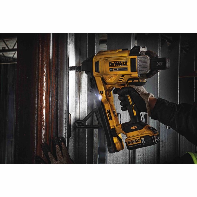 DEWALT DCN891P2 1" Magazine Cordless Concrete Nailer Kit