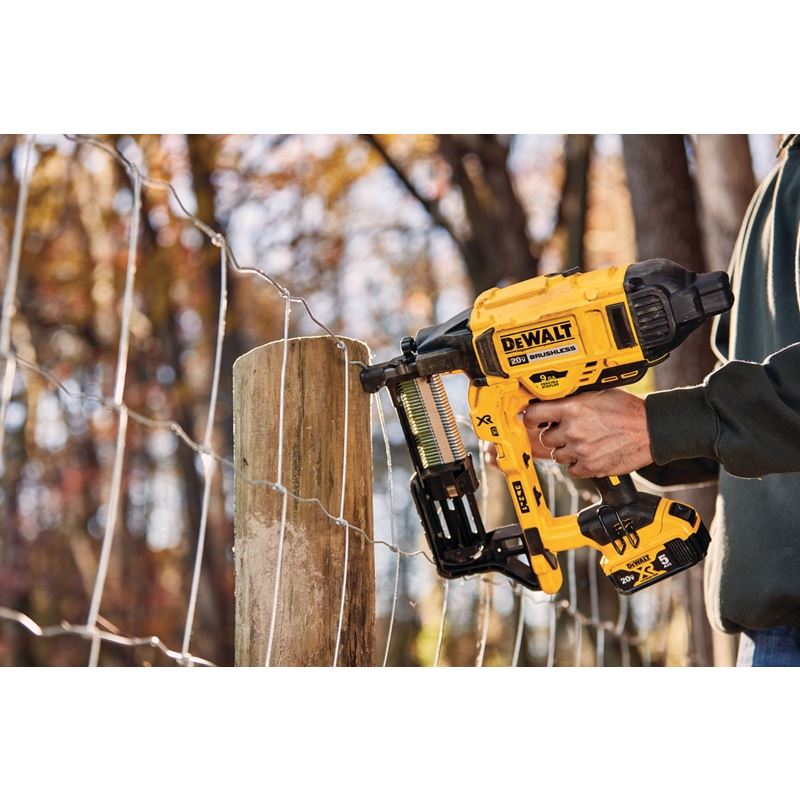 DEWALT DCFS950P2 20V MAX XR 9 GA Cordless Fencing Stapler Kit