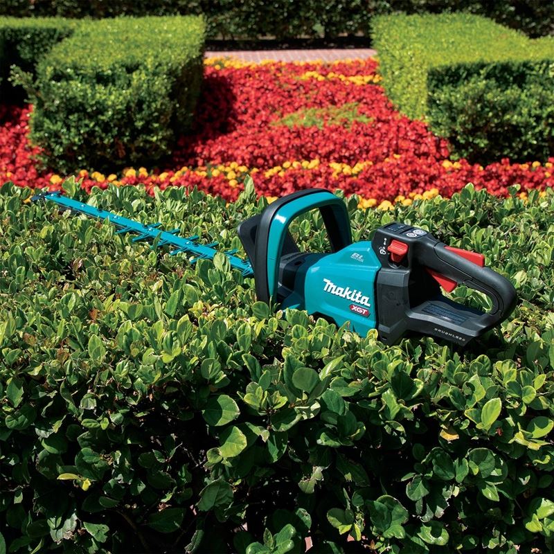 Makita UH008GZ 40V XGT 24in Hedge Trimmer with Brushless Motor (Tool Only)