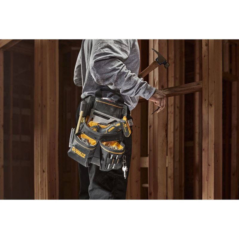 DEWALT DWST540201 Professional Nail Pouch