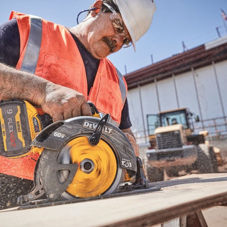 DEWALT DCS578X2 FLEXVOLT 60V MAX* Brushless  7-1/4 in. Cordless Circular Saw with Brake Kit