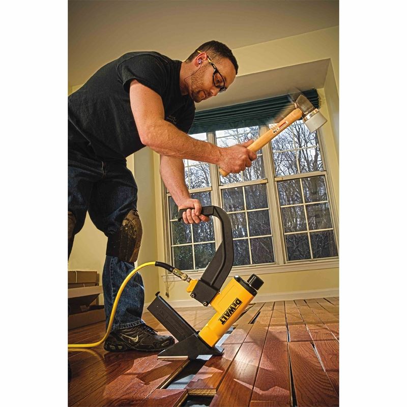 DEWALT DWMIIIFS 15.5 GA Flooring Stapler