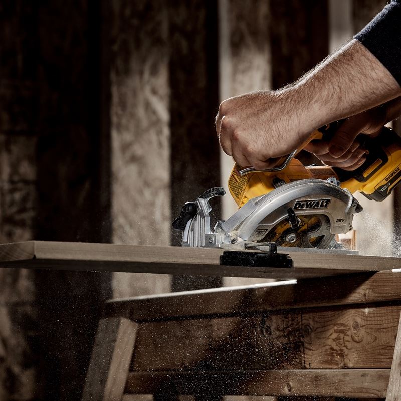 DEWALT DCS512J1 XTREME 12V MAX 5-3/8 IN. BRUSHLESS CORDLESS CIRCULAR SAW KIT