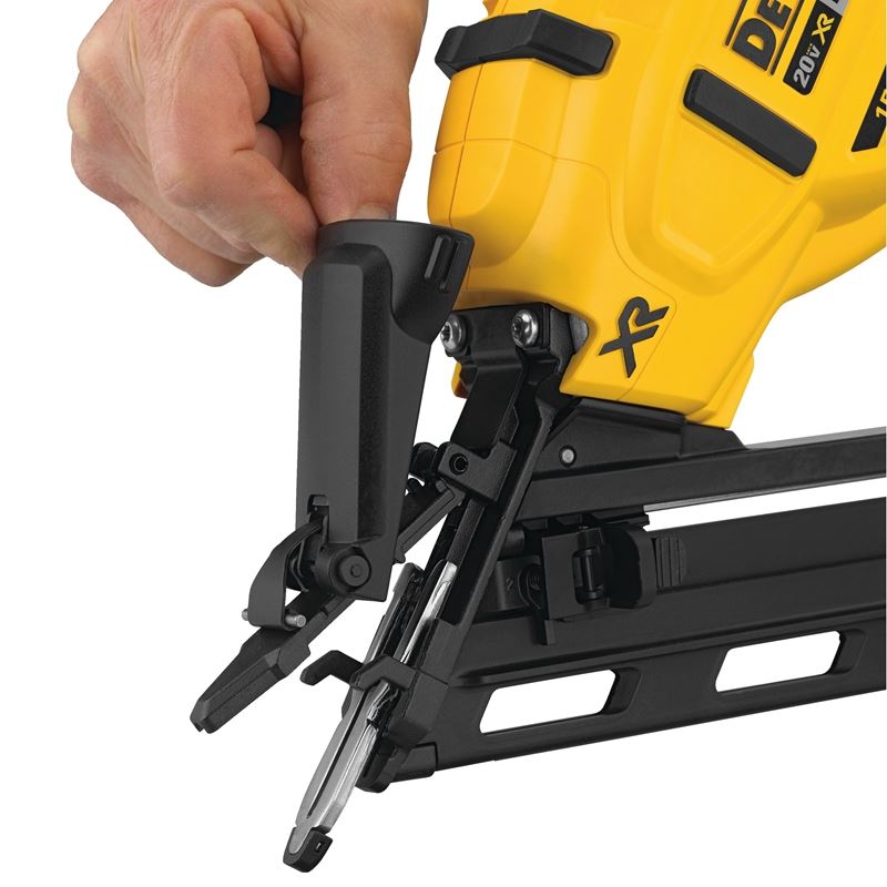 DEWALT DCN650D1 20V MAX XR 15 GA CORDLESS ANGLED FINISH NAILER KIT