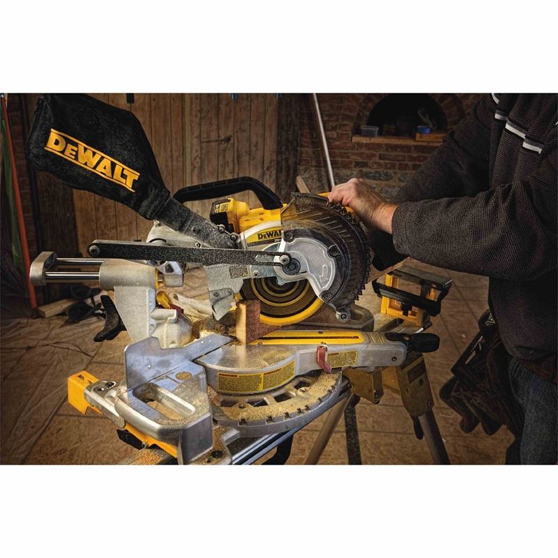 DEWALT DCS361M1 20V MAX* 7 1/4" Sliding Miter Saw (w/Battery  Charger)