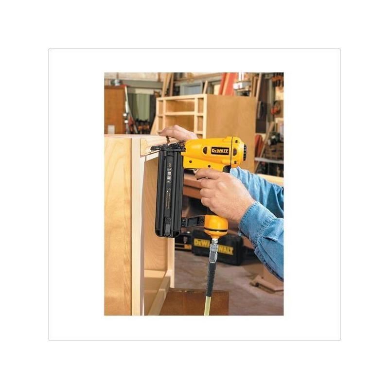 DEWALT | D51238K 18-Gauge 2" Brad Nailer Kit