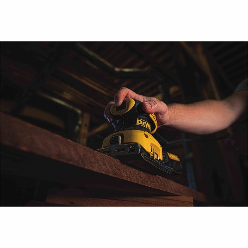 DEWALT DWE6411K 1/4 Sheet Palm Grip Sander Kit