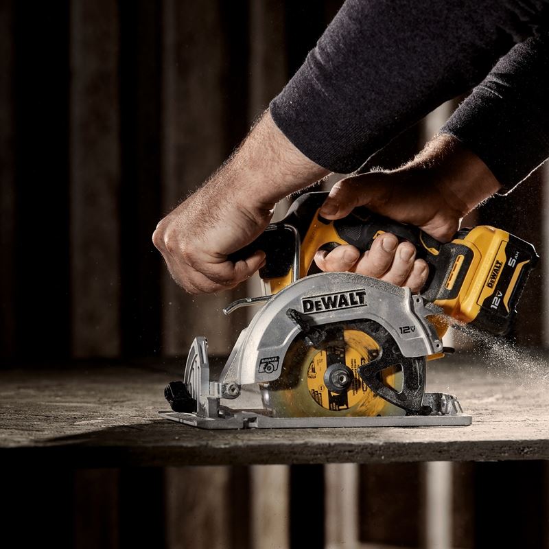 DEWALT DCS512J1 XTREME 12V MAX 5-3/8 IN. BRUSHLESS CORDLESS CIRCULAR SAW KIT