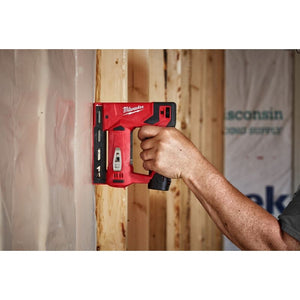 2447-21 M12 12 Volt Lithium-Ion Cordless 3/8 in. Crown Stapler Kit