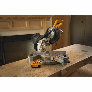 DEWALT DCS361M1 20V MAX* 7 1/4" Sliding Miter Saw (w/Battery  Charger)