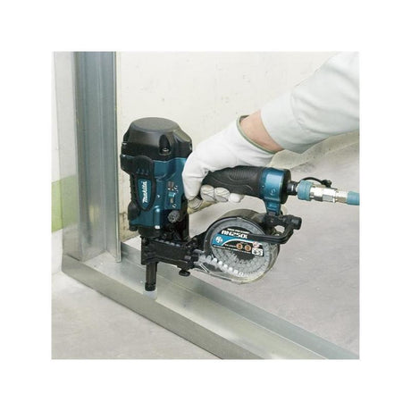 Makita | AN250HC 1" High Pressure Coil Concrete Nailer