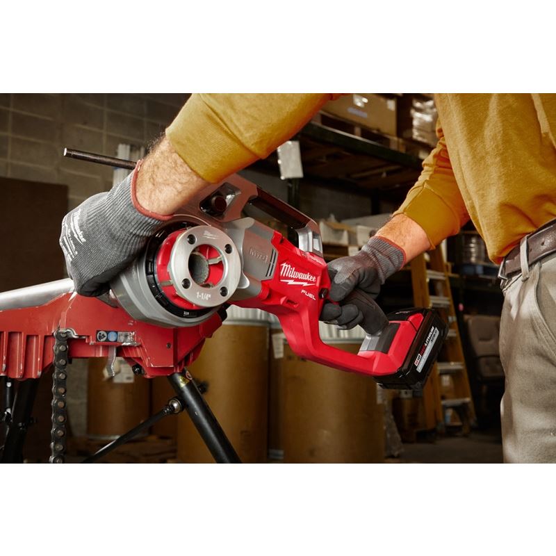 Milwaukee 2870-22 M18 FUEL Compact Pipe Threader w/ ONE-KEY w/ 1/2in - 1-1/4in Compact NPT Forged Aluminum Die Heads