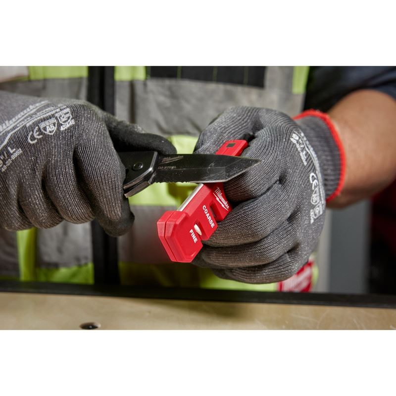 Milwaukee 48-22-1590 Compact Knife Sharpener