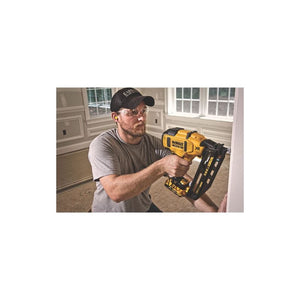 DEWALT DCN660D1 20V MAX* 16ga Angled Cordless Finish Nailer Kit