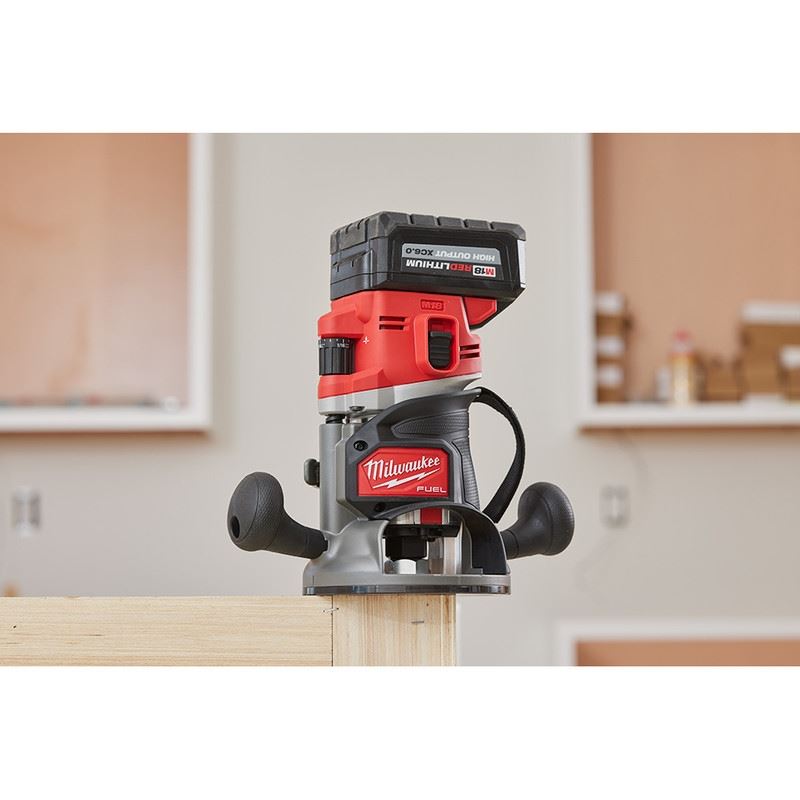 Milwaukee 2838-21 M18 FUEL 18 Volt Lithium-Ion Brushless Cordless 1/2 in. Router Kit