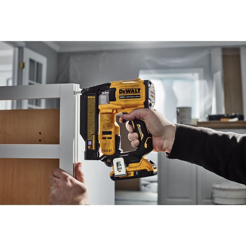 DEWALT DCN623D1 20V MAX XR, 23 GAUGE PIN NAILER - (2.0AH) W/ 1 BATTERY AND BAG