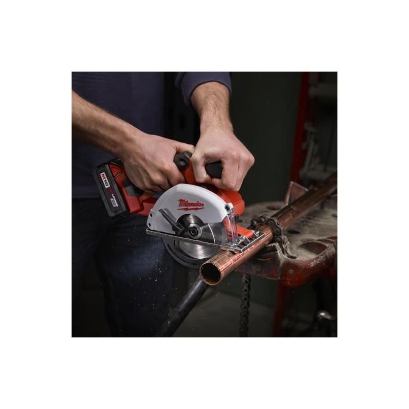 Milwaukee | 2682-22 M18 Cordless Lithium-Ion 5-3/8" Metal Saw Kit